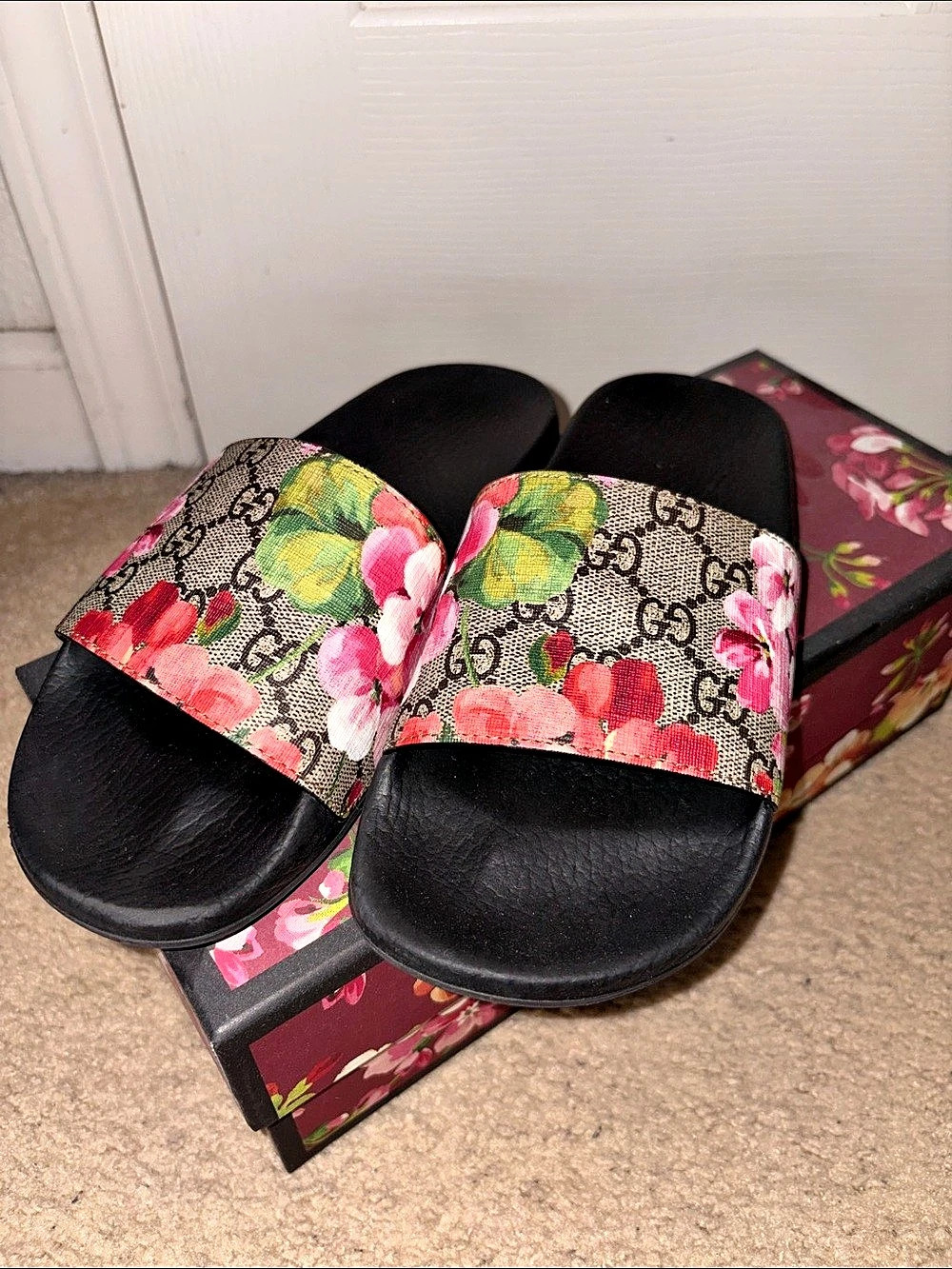 Gucci GG Supreme Blooms Slide Sandals Black & Pink